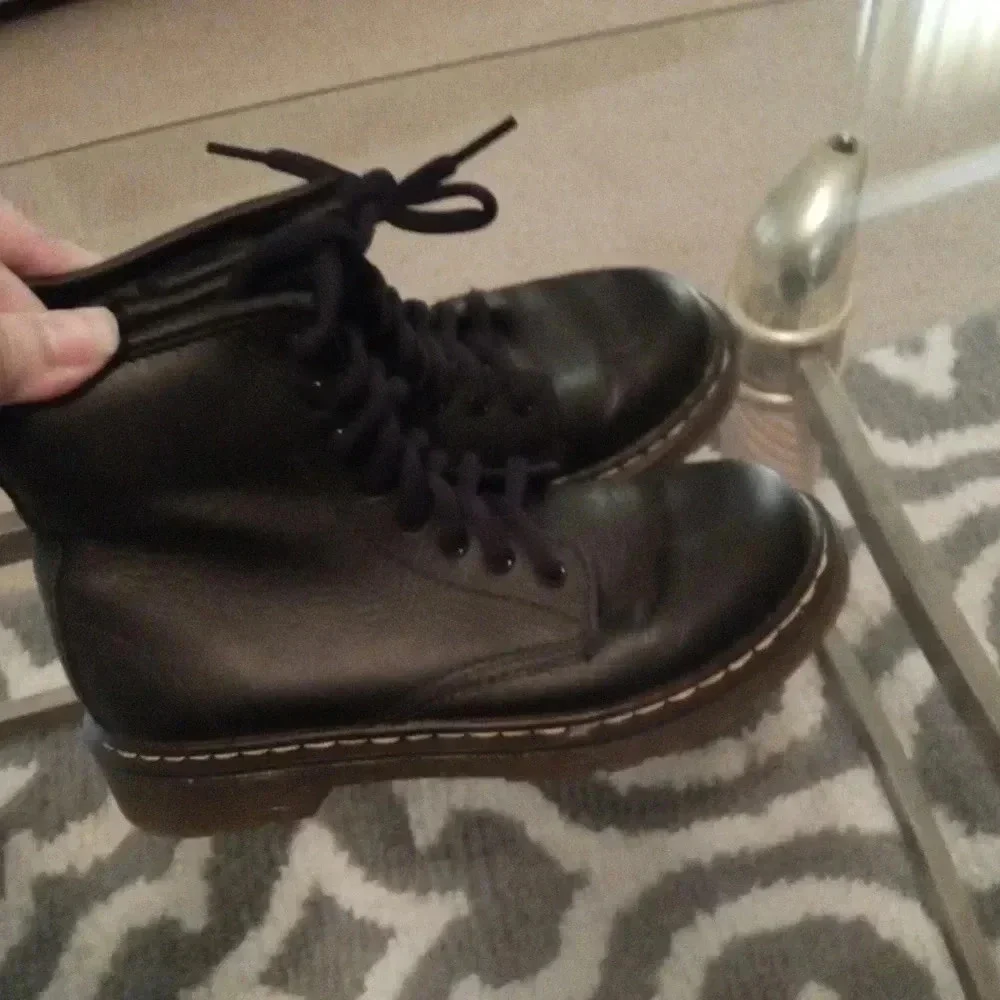 DR MARTENS black combat boots size 2 kids